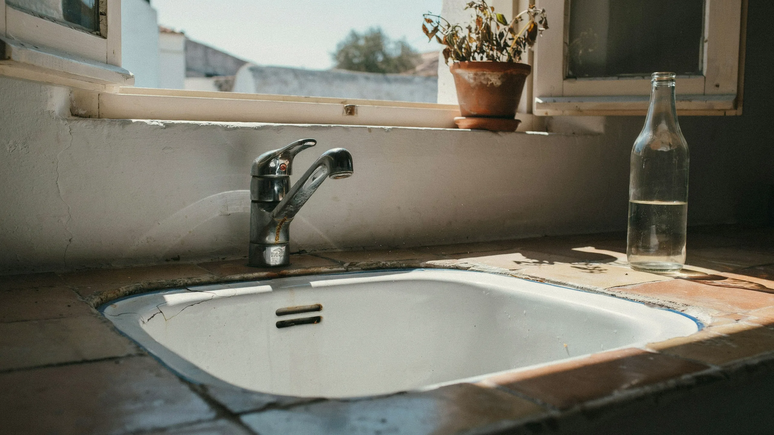 🇫🇷 Almada : coupures d'eau nocturnes dans onze quartiers 🇬🇧 Almada: Nightly Water Cuts Hit Eleven Districts