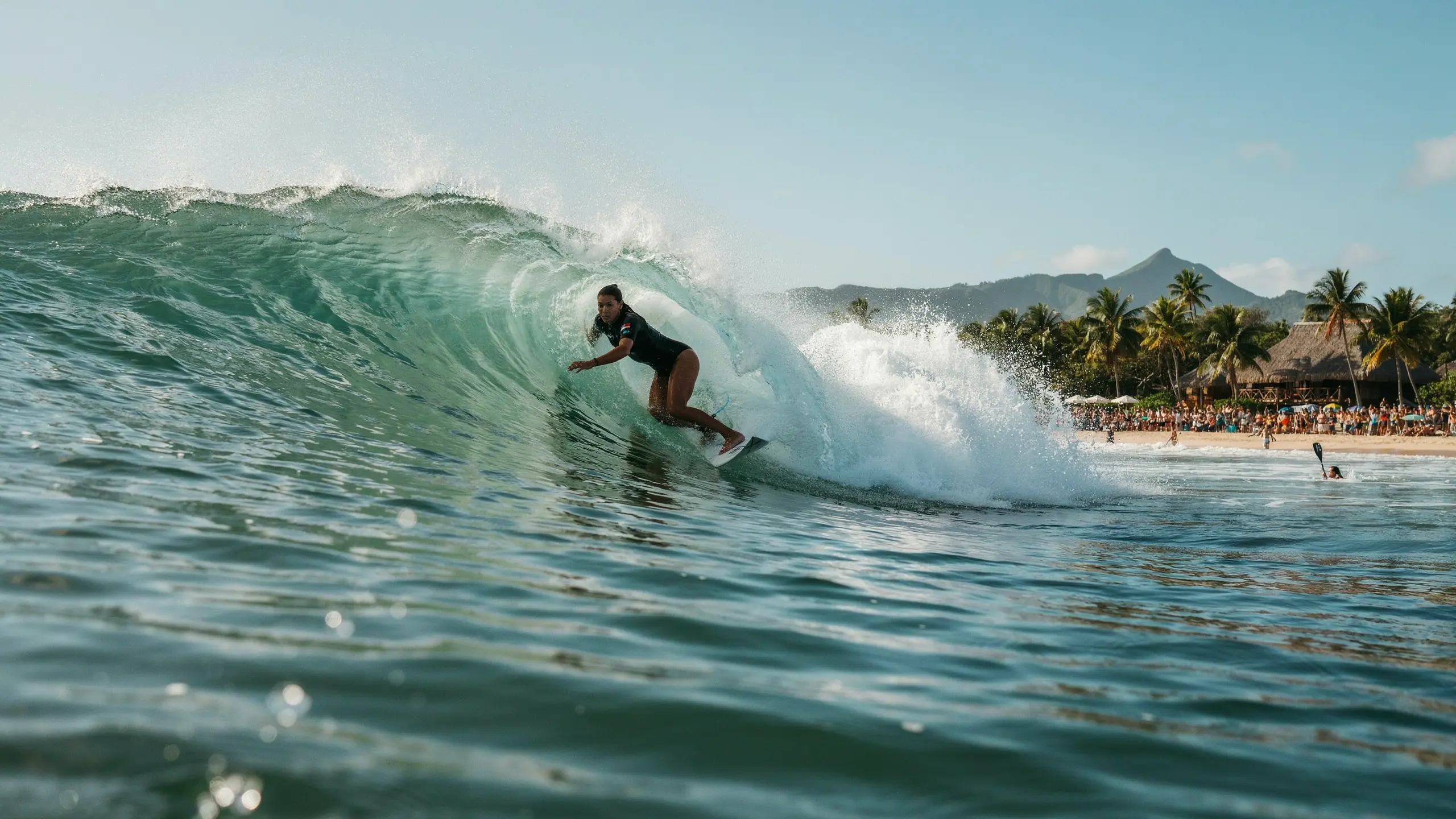 PT 20260814 yolanda-hopkins-surf-taiti